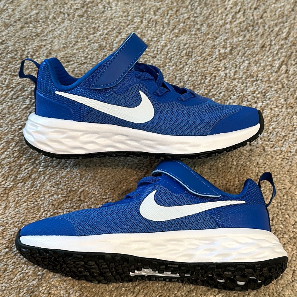 Nike toddler sneakers size 10.5